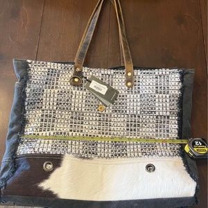 Myra Sombre Weekend Bag